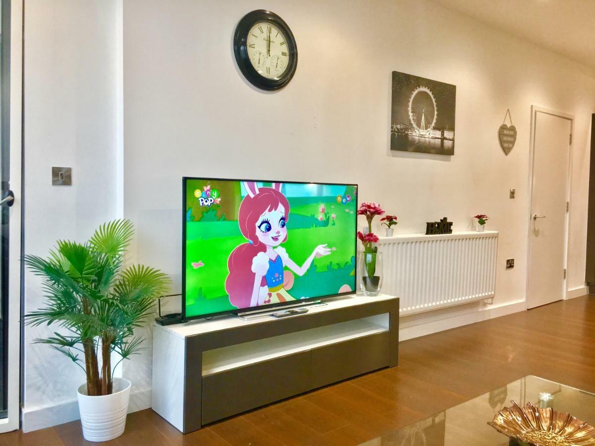 Appartamento Excel 2 Bedrooms River View Londra