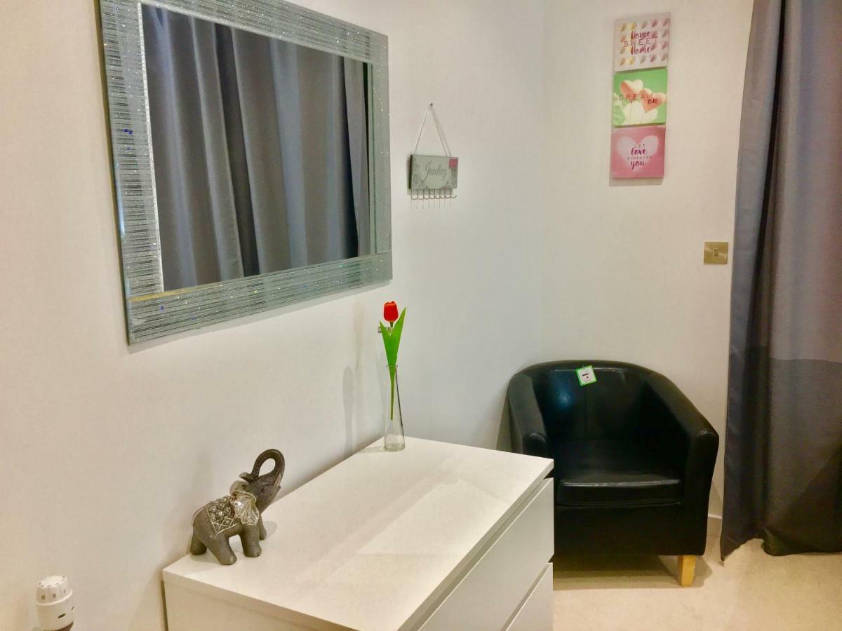 Excel 2 Bedrooms River View * Londra
