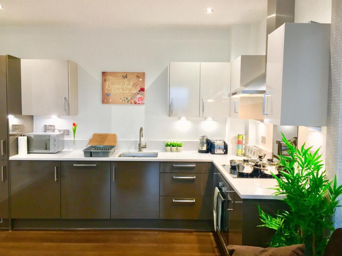 Excel 2 Bedrooms River View * Londra
