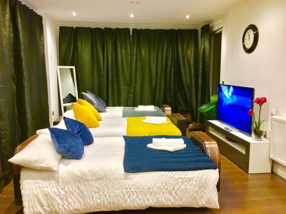 Excel 2 Bedrooms River View Apartament Londra